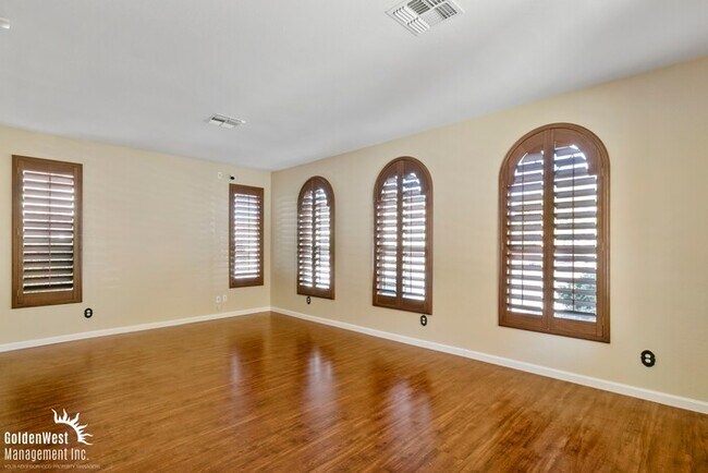 Photo - Beautiful 4Bdm 2.5Ba Tuscan-Inspired Home Located in the Norterra Area of Phoenix!