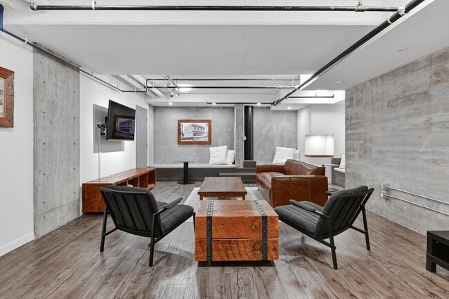 Photo - 840 Fort Street