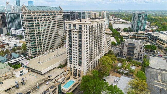 Photo - 3040 Peachtree Rd Unidad 613