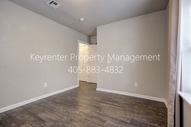 Photo - ACCEPTS HOUSING VOUCHERS - Bright & Stylish 2-Bedroom Close to the Plaza District Unit D