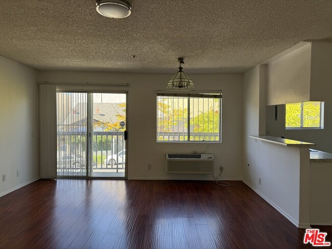 Photo - 982 S New Hampshire Ave Unit 201