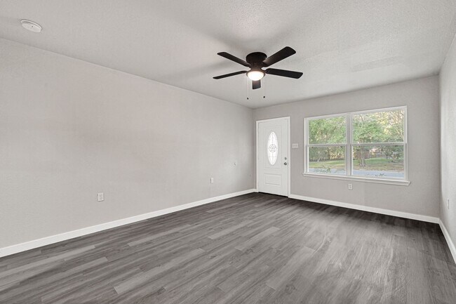 Photo - 10609 Murr Way