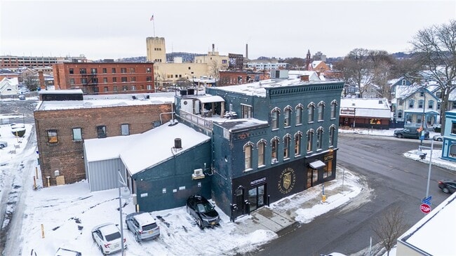 Photo - 186 Monroe Ave