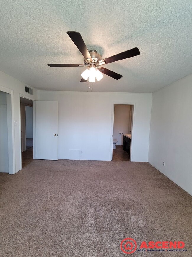 Photo - Comfortable 3BD/2BA Home in Bakersfield's 93309!