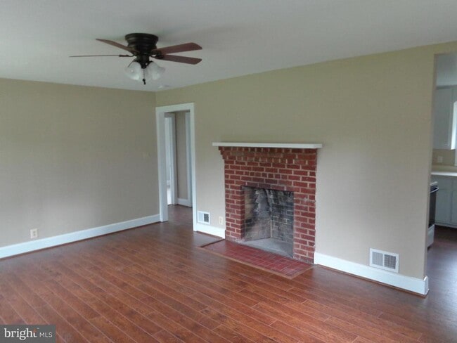 Photo - 607 Waterloo Rd