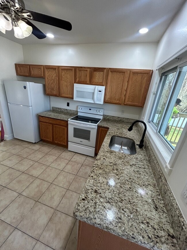 Photo - 1202 W Elm St Unit 1w