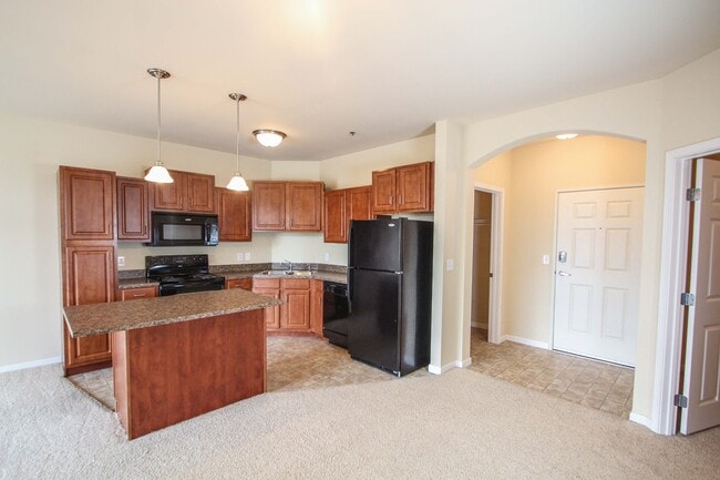 Building Photo - Lakeville Woods