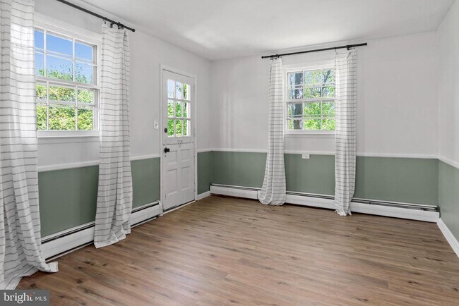 Photo - 2305 Pickwick Rd