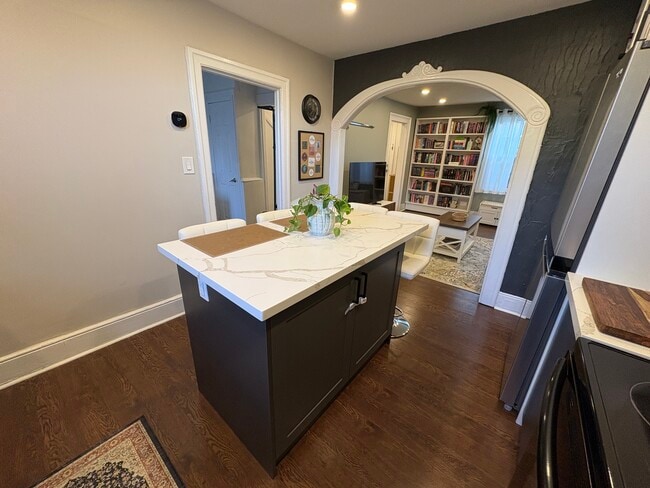 Photo - Inviting 3 Bedroom Home With 2 Parking Spots