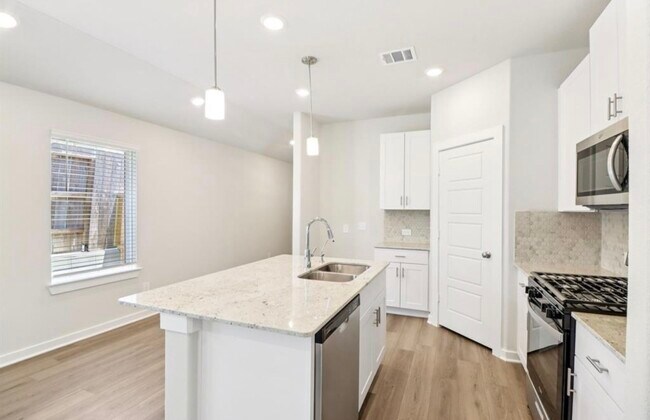 Photo - 1900 Velvet Oak Ln