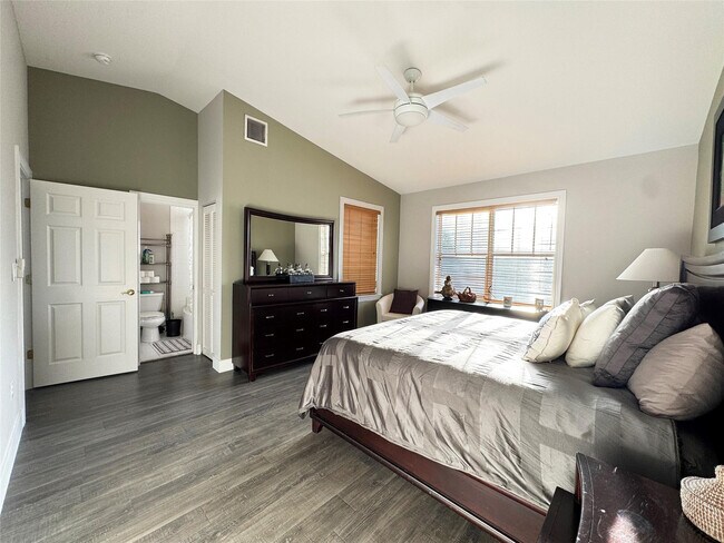 Photo - 303 SE 22nd St