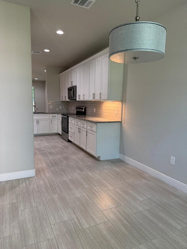 Photo - 11158 Lake Dr W