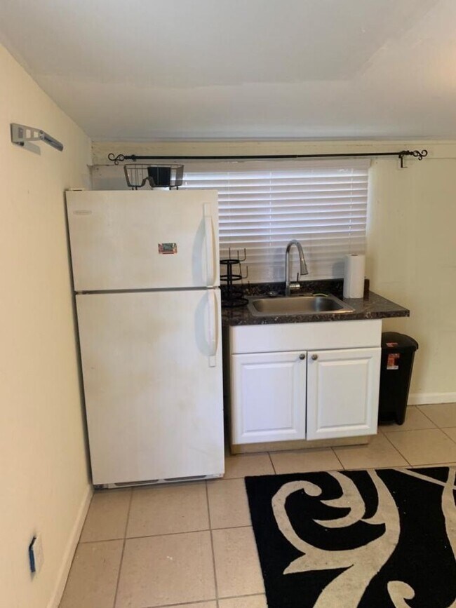 407 Seminole Dr Unidad 407 S #B