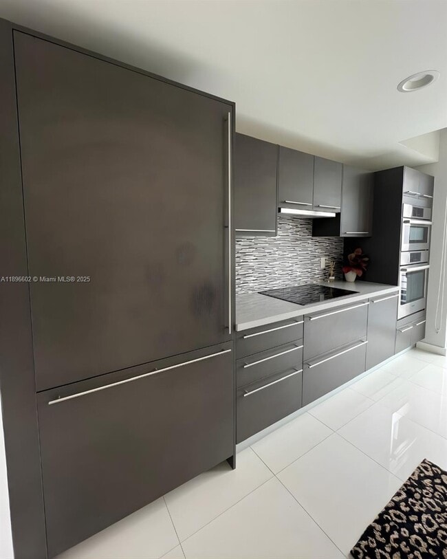 Building Photo - 7875 NW 107th Ave Unit 412