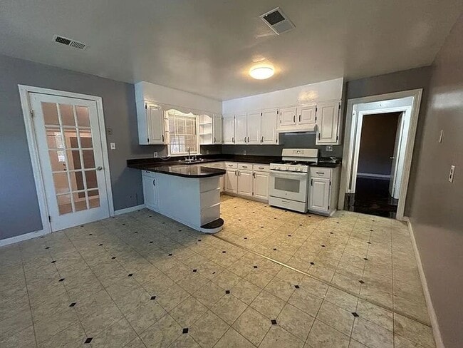 Photo - 923 Vanderbilt St