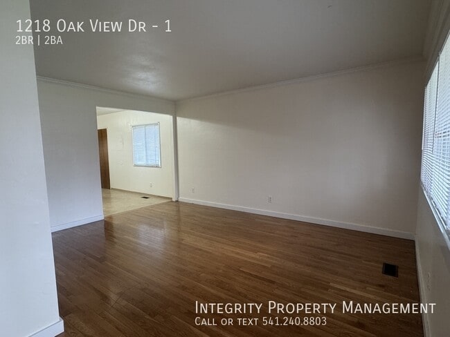 Photo - 1218 Oak View Dr