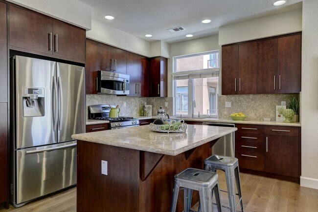 Photo - Exceptional End-Unit Townhome in Sterling ...