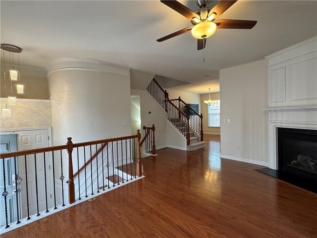 Photo - 1379 Thornborough Dr