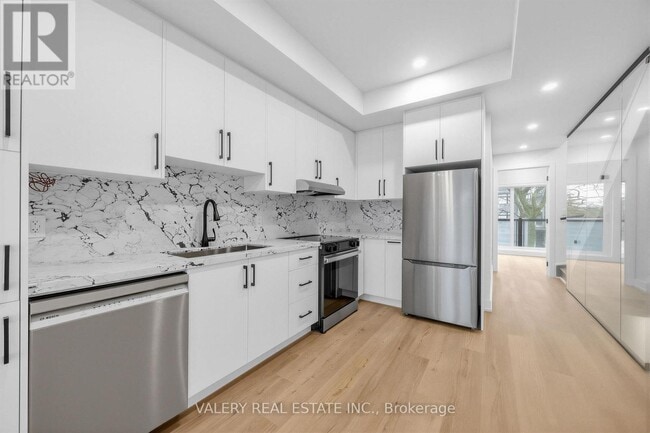 Photo - 1115 Islington Ave. Unité B