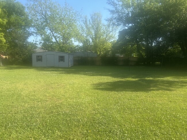 2651 Clement Curve
