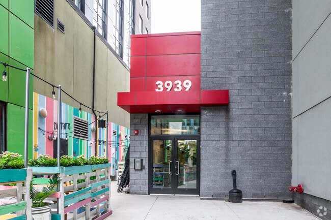 Photo - 3939 Chestnut Street