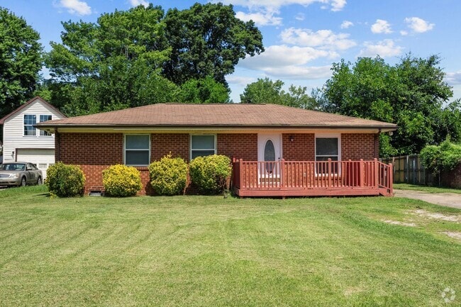Building Photo - Fantastic 3 Bedroom Ranch home in SE Ralei...