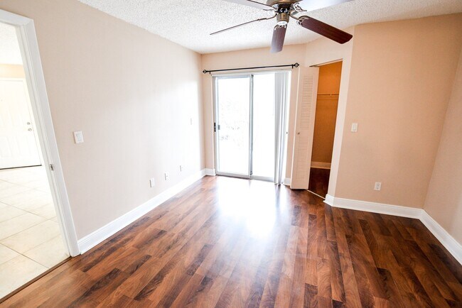 Photo - 2585 Grassy Point Dr