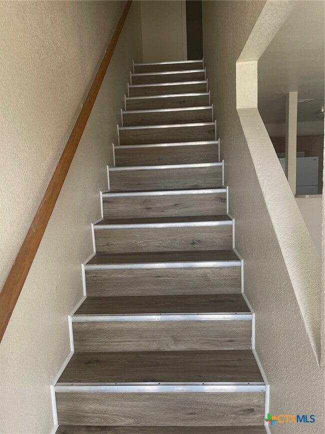 Photo - 2712 Vernice Loop Unidad B