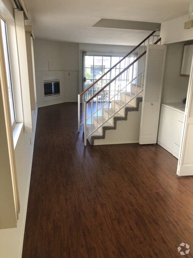 Building Photo - 1651 Federal Ave Unit 5 Rental