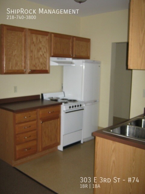 Photo - 303 E 3rd St Unidad #74