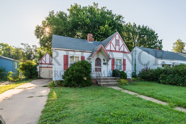 Photo - 216 S Meridian Ave