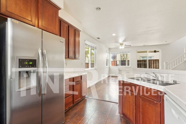 Photo - 5 Mantauk Point Pl