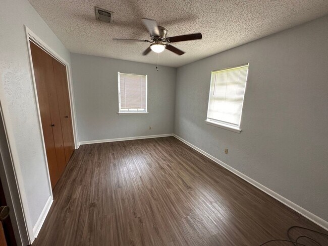 Photo - 3/2 Home Near Lake Bob Sandlin