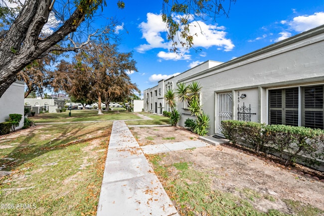 Photo - 5945 E Thomas Rd