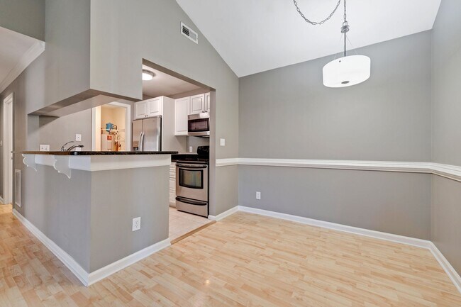 Photo - AVAILABLE NOW! Clean and comfortable 2 bed...