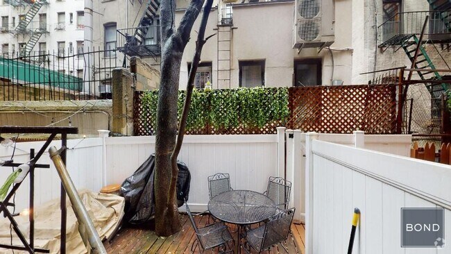 Building Photo - 248 Mott St Unit 3 Rental