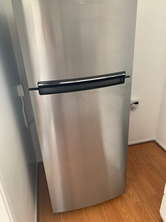 Photo - 1915 Warfield Ave Unit 4