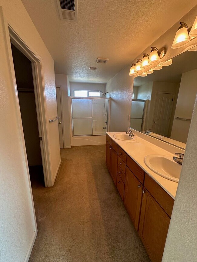 Photo - 2705 Jayden Way