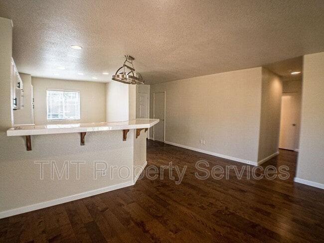 Photo - 4300 Middlebury Way