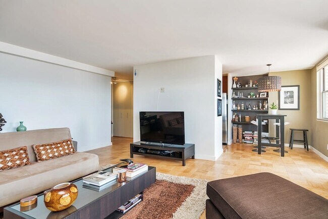 Photo - 6040 JFK Blvd E