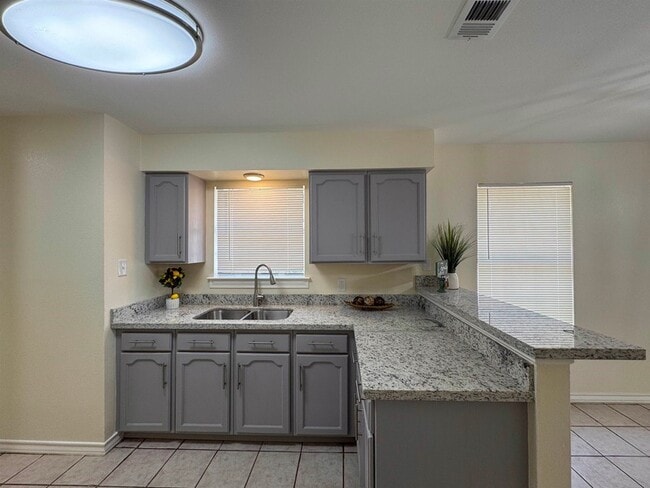 Photo - 304 Anthony Ln