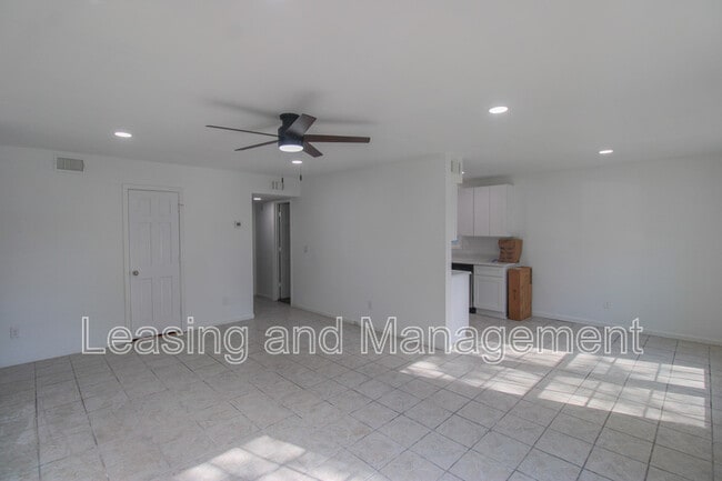 Photo - 910 Sea Gull Dr Unit B