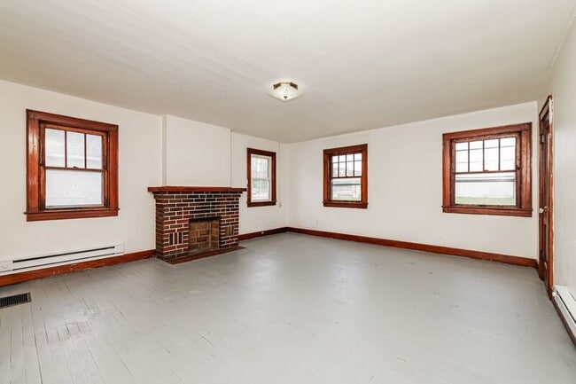 Photo - 1530 1/2 W High Street