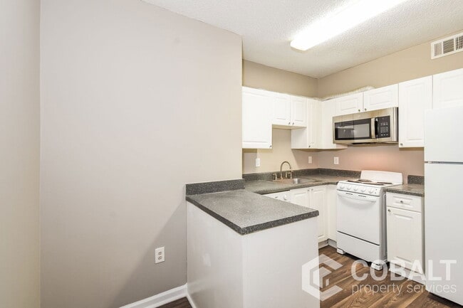 Photo - 987 Collier Rd NW Unit M