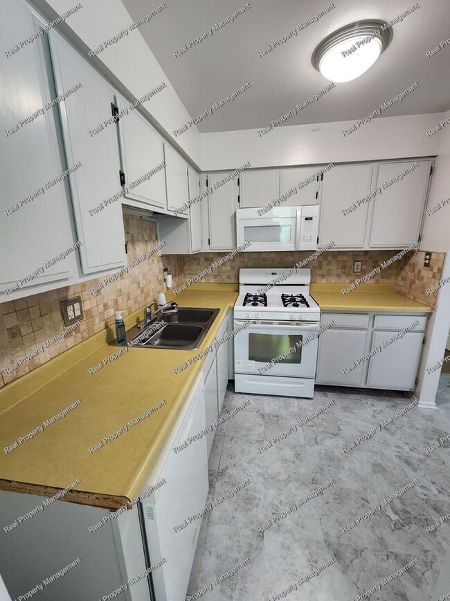 Photo - Clean 2 Bedroom 1 Bath Unit