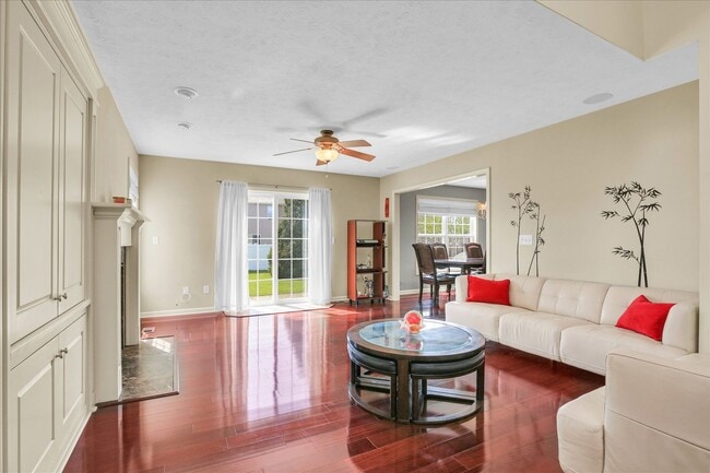 Photo - Updated 3 Bedroom Townhome in SW Champaign - Available 06/01/2026