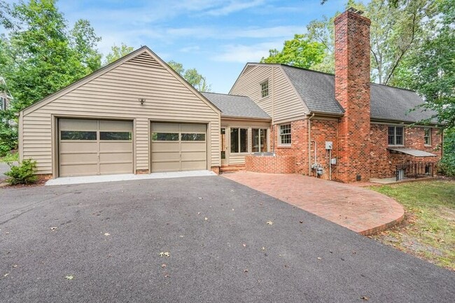 5 Delahay Dr