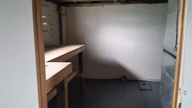 Photo - 833 Lawrence Ave