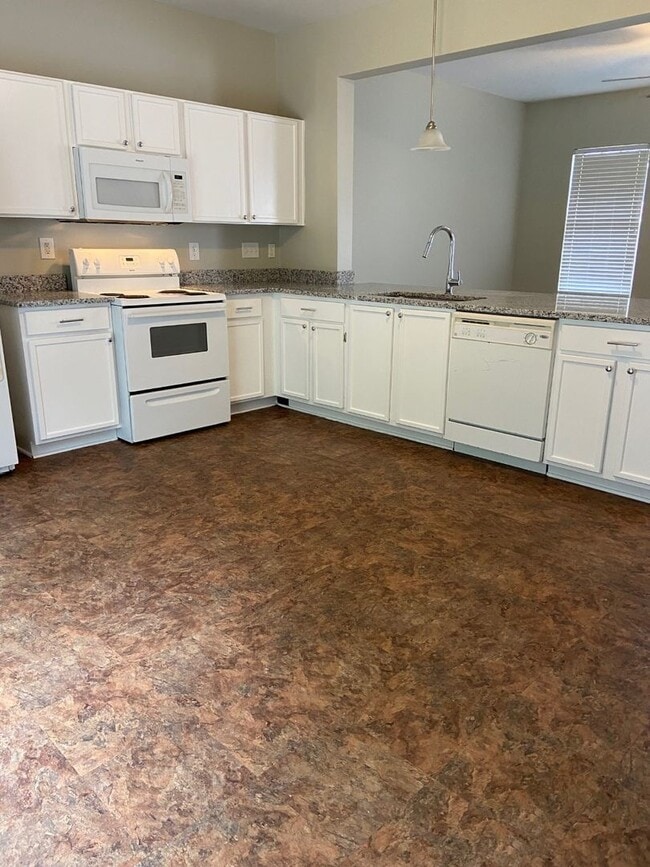 Photo - Coming Soon! 3 bedroom/ 2.5 bathroom Townhouse!