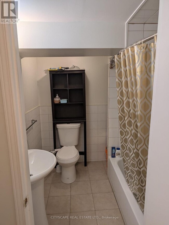 Photo - 6393 Chaumont Crescent